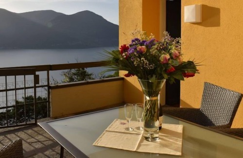 Ronco sopra Ascona Apartment | Apartment Casa Tana dei Leoni in Ronco sopra Ascona - 4 persons, 3 bedrooms
