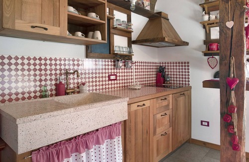 Teglio Apartment | Apartment "Ca' La Vedescia Mansarda Beli Miri" with Mountain View, Terrace & Wi-Fi