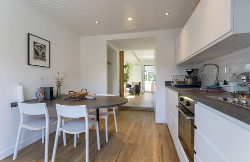 Clohars-Fouesnant Apartment | Apartment 'Calme Campagne Piscine' with Shared Pool, Shared Garden and Wi-Fi