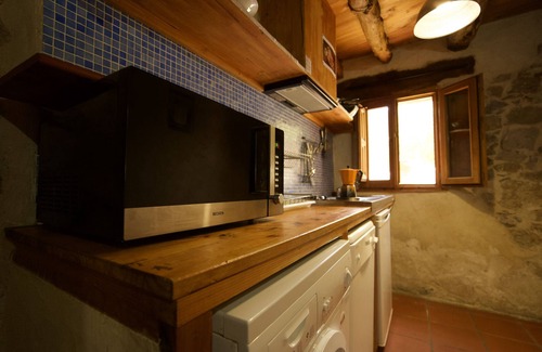 La Cuevarruz Apartment | Apartment "Casa de los Sueños - Ratoli" with Shared Terrace & Wi-Fi