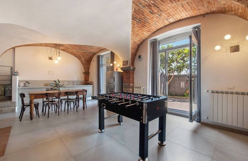 Bergamo Apartment | Apartment 'Casa Ipogea Elegant' with Private Garden and Wi-Fi