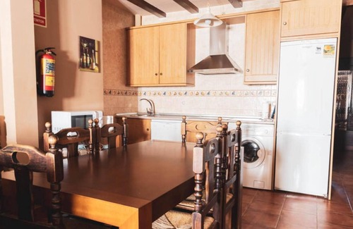 Cardenosa Apartment | Apartment 'Casa Rural El Caño Del Santo' with Private Terrace and Balcony