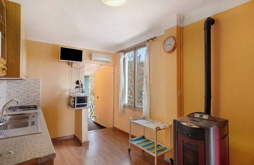 Vallebona Apartment | Apartment 'Casa Vita' with Sea View, Private Garden and Wi-Fi