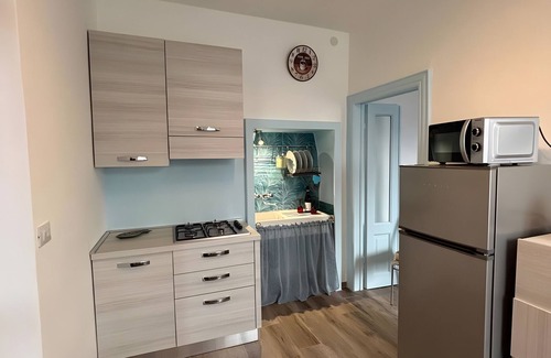 Bellano Apartment | Apartment "Castagno 1" with Private Garden & Air Conditioning