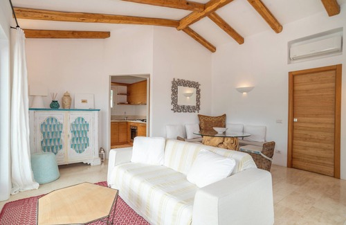 San Pantaleo Apartment | Apartment "Charming house in San Pantaleo" with Shared Pool, A/C, Wi-Fi & Terrace