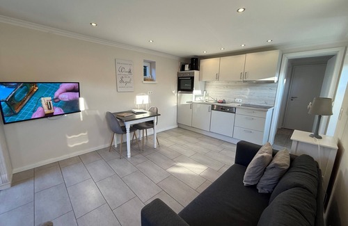 Rodemis House | Apartment "De Peerstall" Husum-Rödemis, with bicycles, close to the train station