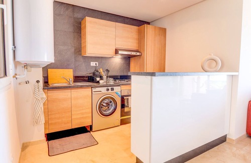 Tamrhakht Apartment | Apartment-Deluxe-Mobility bath-Ocean view