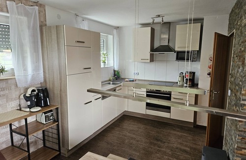 Bretzfeld Apartment | Apartment 'Die Wohnung Stein' with Private Garden, Balcony and Wi-Fi