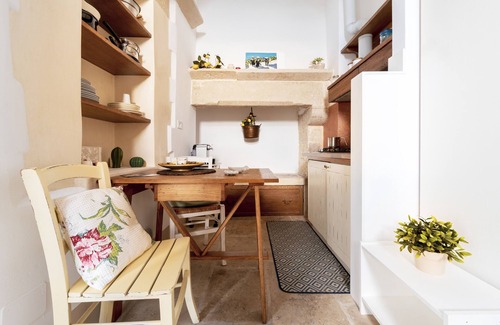 Muro Leccese Apartment | Apartment 'Dimora Con Terrazza Vicino Otranto' with Private Terrace, Wi-Fi and Air Conditioning