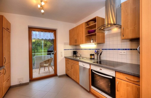 Glottertal Apartment | Apartment 'Dischhansenhof' with Mountain View, Shared Garden and Wi-Fi
