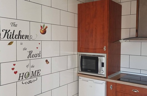 Abalos Apartment | Apartment 'El Guardaviñas Centenales' with Mountain View, Shared Terrace and Wi-Fi