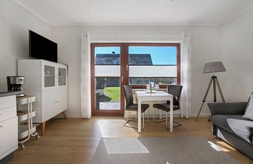Meldorf Apartment | Apartment 'Elsa 2' with Private Terrace, Shared Garden and Wi-Fi