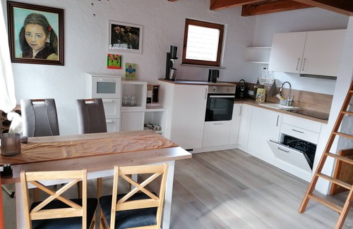 Tiefenbronn Apartment | Apartment 'Emmaus' with Shared Garden and Wi-Fi