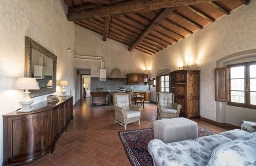 Rignano sull'Arno Apartment | Apartment-Ensuite-Pool View