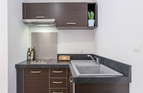 Avignon City Centre Apartment | Apartment-Ensuite with Shower-Terrace