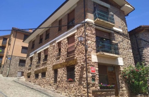 El Rasillo de Cameros Apartment | Apartment 'Luar 1' with Mountain View and Wi-Fi