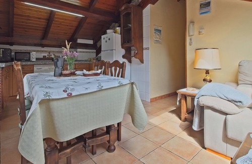 Portilla de la Reina Apartment | Apartment 'Nido De Águila' with Mountain View and Wi-Fi