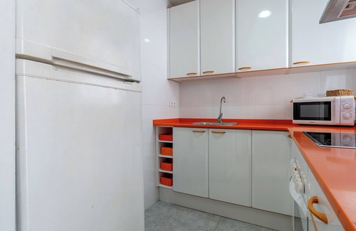 Sant Carles de la Rapita Apartment | Apartment 'Estela' with Private Terrace, Wi-Fi, Balcony and Air Conditioning