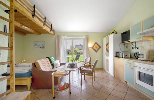Bordelum Apartment | Apartment 'Eulenhof 1' with Private Terrace, Private Garden and Wi-Fi