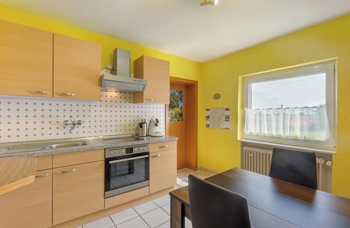 Hochwaldhausen Apartment | Apartment 'Eva' with Private Terrace, Shared Garden and Wi-Fi