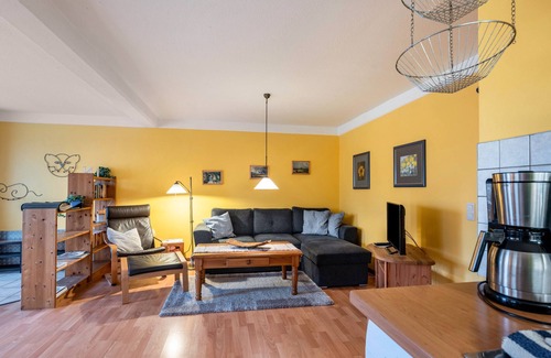 Emmelsbuell-Horsbuell Apartment | Apartment 'Ferienwohnung 1 - Ute' with Shared Terrace, Shared Garden and Wi-Fi