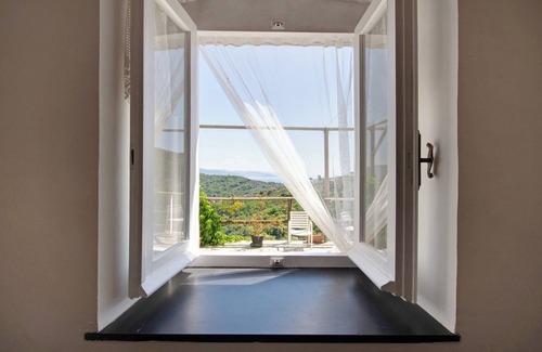 Ruta Apartment | Apartment 'Fattorialmare Blu' with Sea View, Shared Garden & Wi-Fi