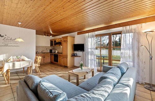 Hohenstein Apartment | Apartment 'Ferienhaus Toni Rosenstube' with Private Terrace, Shared Garden and Wi-Fi