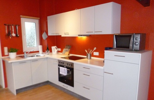 Neuendorf Apartment | Apartment 'Ferienhaus Rheinblick Wohnung 4' with Shared Terrace, Wi-Fi and Air Conditioning