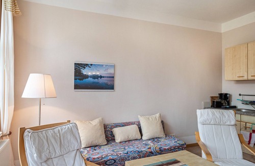 Krakow am See Apartment | Apartment 'Ferienwohnung 7' with Shared Terrace and Shared Garden