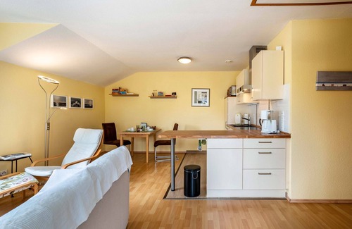 Eckernfoerde Apartment | Apartment 'Ferienwohnung 'Sonneck' with Balcony and Wi-Fi