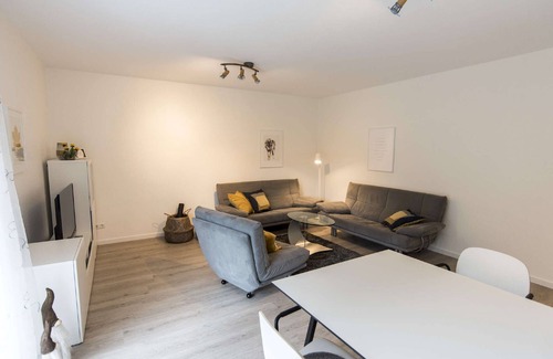 Bischoffen Apartment | Apartment 'Ferienwohnung Am Holing' with Mountain View, Private Terrace and Wi-Fi
