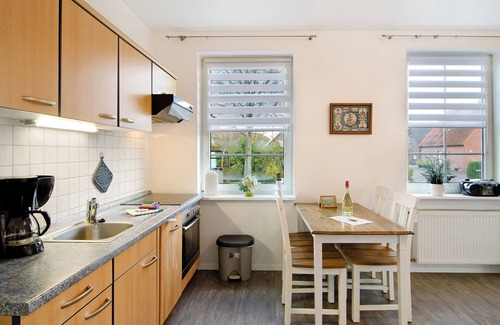 Wangerland Apartment | Apartment 'Ferienwohnung Anker' with Private Terrace and Wi-Fi