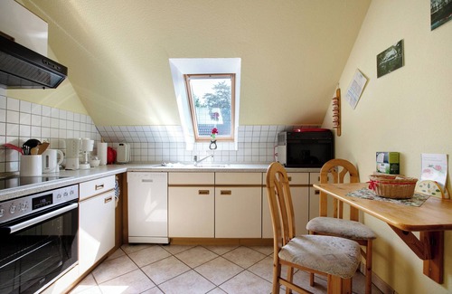 Ostenfeld Apartment | Apartment 'Ferienwohnung Heike Ludzuweit' with Private Terrace, Shared Garden and Wi-Fi