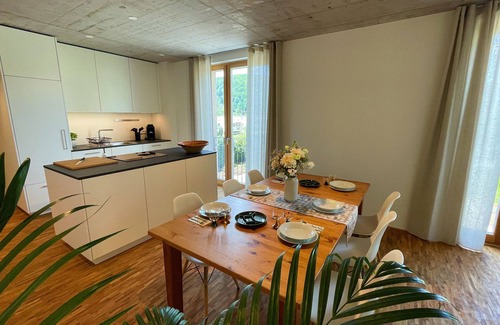 Elzach Apartment | Apartment 'Ferienwohnung Grüner Ausblick' with Mountain View and Wi-Fi