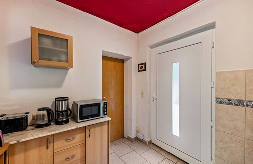 Hagenow Apartment | Apartment 'Ferienwohnung Am Wald' with Shared Terrace, Shared Garden and Wi-Fi