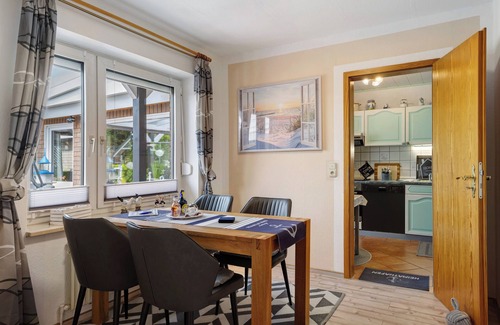 Lensahn Apartment | Apartment 'Ferienwohnung Heimathafen' with Private Terrace and Wi-Fi