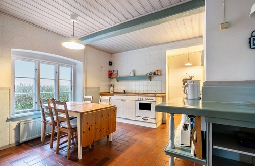 Rodenas Apartment | Apartment 'Ferienwohnung 4 Am Westerdeich' with Private Terrace, Shared Garden and Wi-Fi