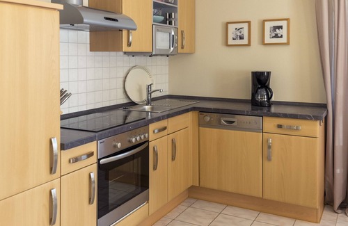 Obereisenheim Apartment | Apartment 'Ferienwohung Traumgarten' with Private Terrace, Private Garden and Wi-Fi