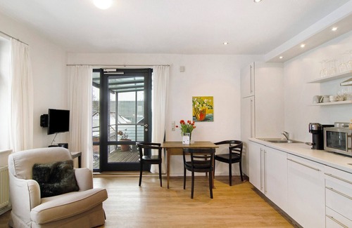 Jever Apartment | Apartment 'Ferienwohung 1' with Private Terrace, Balcony and Wi-Fi