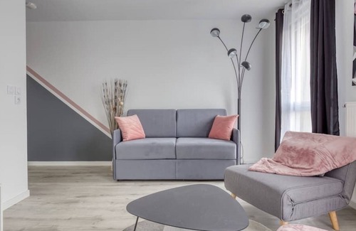 Thiais Apartment | Apartment for 2 people near Orly airport