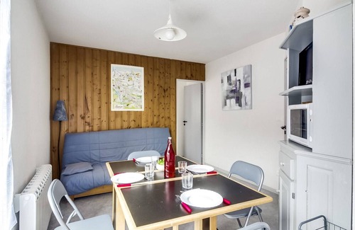 Bareges Apartment | Apartment for 6 with balcony and parking in Barèges