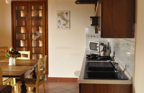 Iano Apartment | Apartment for 6 with 3 rooms near San Gimignano and Volterra.
