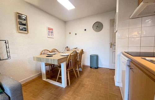 Flumet Apartment | Apartment for 6 with pool at the foot of the slopes
