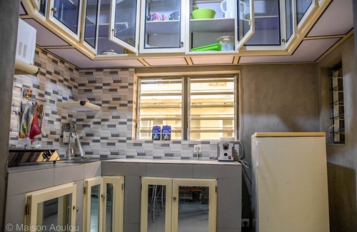 Littoral Department Apartment | Apartment for 7 people in a secure, well-lit area