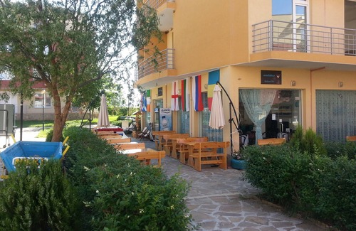 Tankovo Apartment | Apartment for rent above a guest house with guest houses