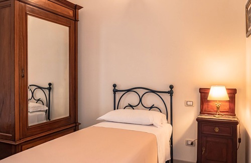 L'Aquila Bed & Breakfast | Apartment for up to 5 guests with kitchen in historic center of L'Aquila