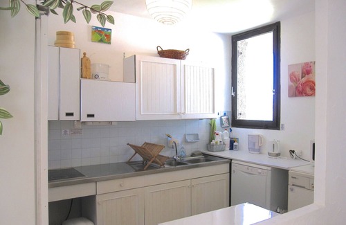 Mandelieu-La-Napoule Villa | Apartment/Villa sea view, secure domain with swimming pool & tennis court near Cannes