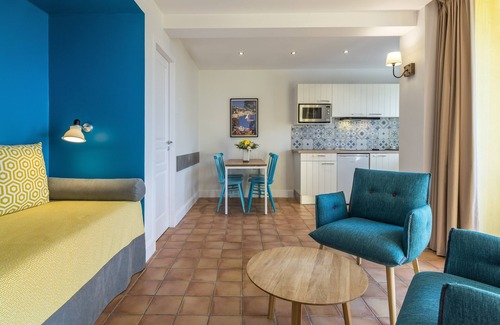 Le Rayol Apartment | Apartment (2/4 pers) garden level with direct access to the beach
