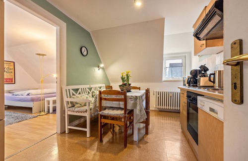 Lemgo Apartment | Apartment 'Freundliche Ferienwohnung In Lemgo' with Shared Garden and Wi-Fi
