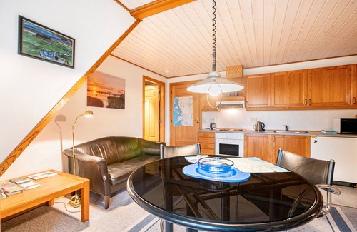 Rodenas Apartment | Apartment 'Giebelwohnung' with Shared Garden and Wi-Fi